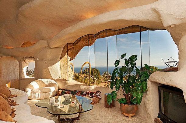 Flintstones-Style-Malibu-Retreat-08