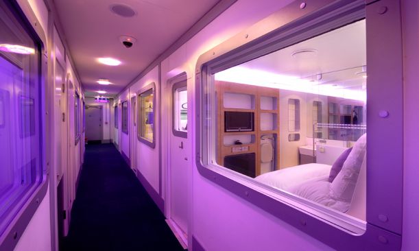 05-YOTEL_Airports_Premcorridor-yotel.com