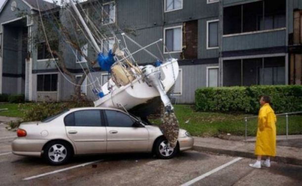 weird_car_crashes_640_22