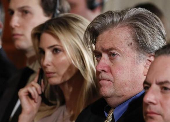 Kontroverzní poradce Donalda Trumpa Steve Bannon byl &quot;odejit&quot; z Bílého domu. V pozadí jeho vyhazovu by měla být prezidentova dcera Ivanka.