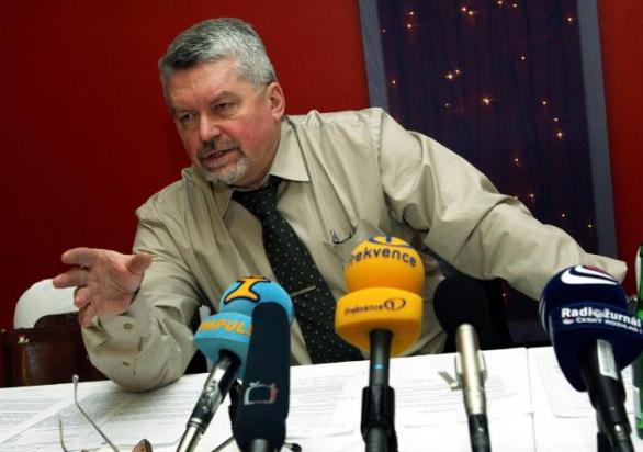 Advokát Zdeněk Altner zastupoval ČSSD ve sporu o Lidový dům. Strana mu ale zapomněla za právní služby zaplatit, což přerostlo ve stamilionový dluh.