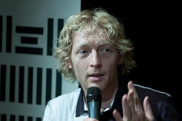 Excentrický miliardář Karel Janeček již delší dobu touží spasit českou politiku. Teď za tímto účelem nechal založit nové hnutí.