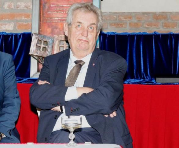 Upřímně, chyběl by průšvihář Zeman někomu?