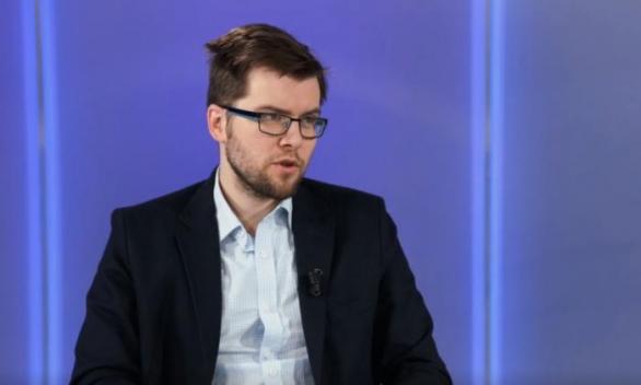 Jakub Michálek v Duelu Martiny Spěváčkové vtipně oglosoval tendence lidí věřit všemu, co vidí na internetu.