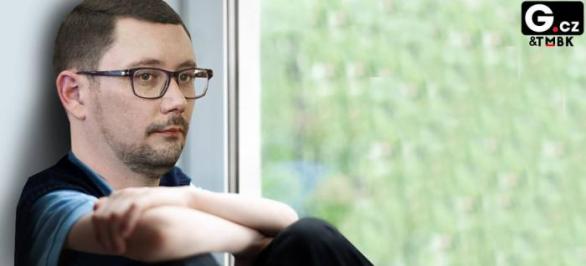 Jiří Ovčáček nepoznal ze strany Miloše Zemana lásku. Je držen stranou od svých vrstevníků. Jsou zde i názory, že je často bit. Chlapec tak strádá...