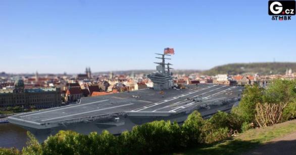 USA vyslalo na Letnou svou letadlovou loď, aby Spartu zastrašila