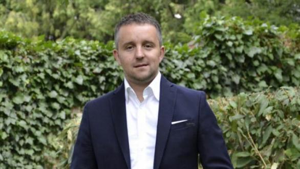 Zeť náměstkyně Schillerové David Rusňák - obchodník s dluhopisy a sponzor hnutí ANO.