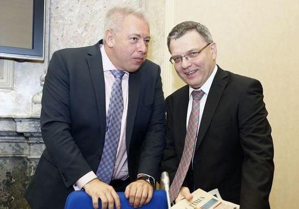 Koho místo Sobotky? Chovance nebo Zaorálka? To je jako z bláta do louže.