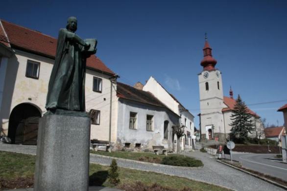 Většina lidí věří, že Jan Hus se narodil v Husinci u Prachatic. Dost dobře to ale mohlo být i někde úplně jinde.