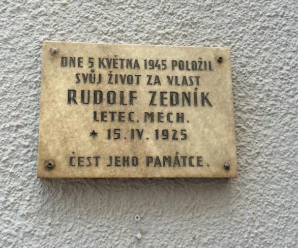 Zedník byl také letec.