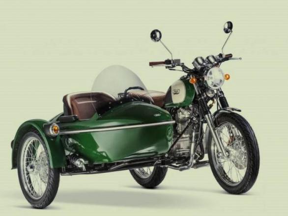 Inspiruje se Jawa strojem Mash 400 Family Side, který rovněž vyrábí se stejným technologickým základem čínský výrobce Shineray a přidá k nové třistapadesádce i sajdkáru?