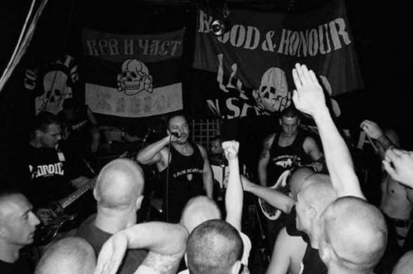 Koncert Ortelovy náckovské bývalé kapely Conflict 88. Třeba se dočkáme hajlovačky i na Slavících.