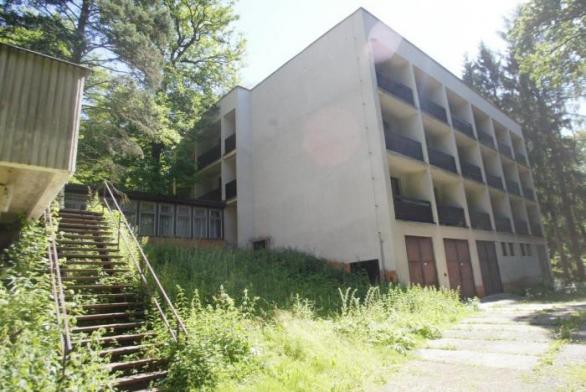 Opuštěný hotel, v němž pobývala Putinova rodina, si můžete za pár desítek milionů koupit od ministerstva pro místní rozvoj.