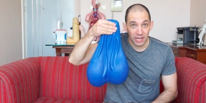 To je on – Brian Sloan s pořádným pytlem, z něhož zřejmě tahá i své originální nápady.