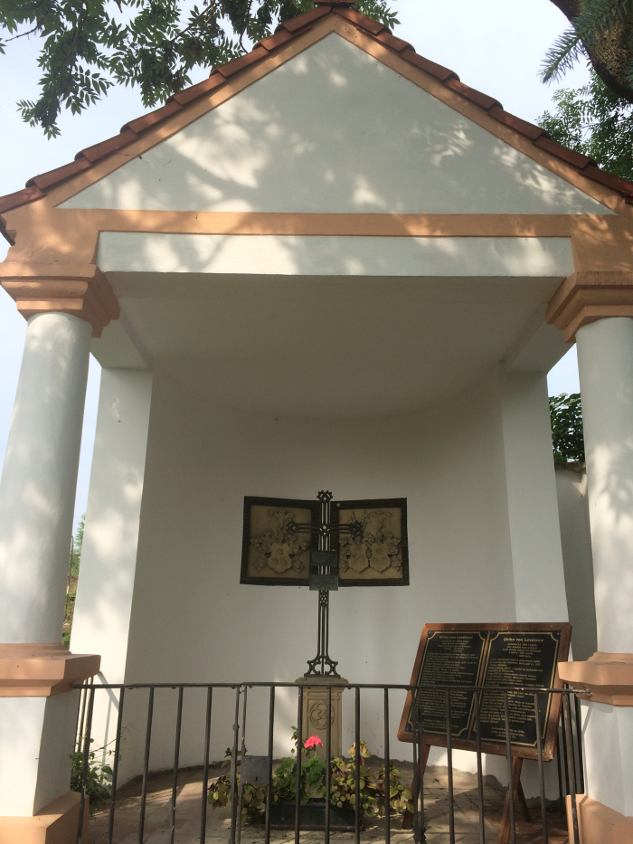 Tady leží ona, nedosažitelná múza, které Goethe věnoval nejen své staré srdce, ale také Mariánskolázeňské elegie.