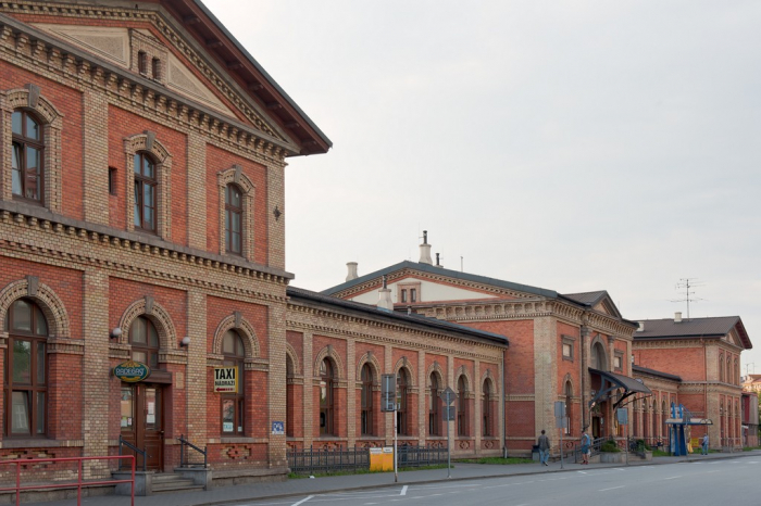 Objekt bývalé Severní dráhy Ferdinanda souvisí s činností významného rakouského architekta Antona Dachlera.
