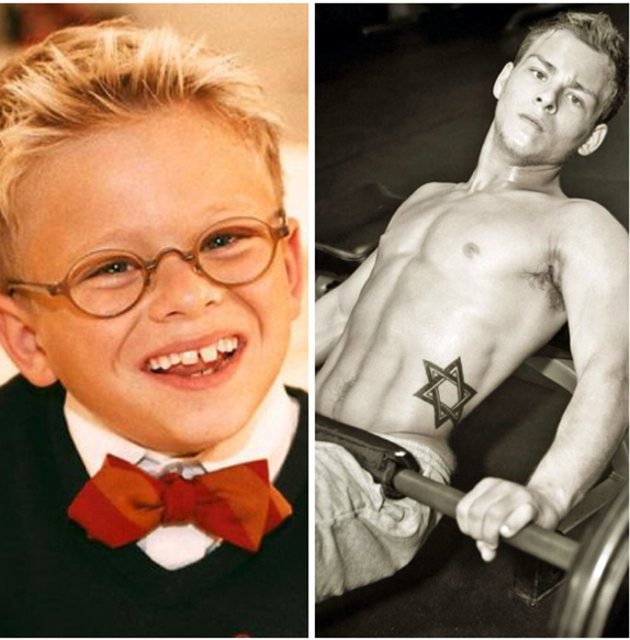 Jonathan Lipnicki. Ano, tohle je opravdu to škvrně z filmu Myšák Stuart Little. Dneska je mu 32 a má evidentně jinýho stylistu.