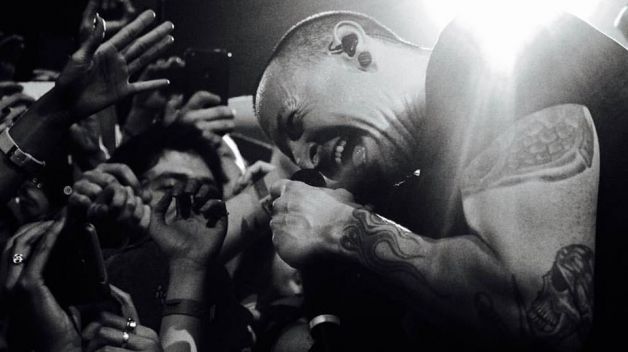 Frontman „linkinů“ Chester Bennington se svými fanoušky