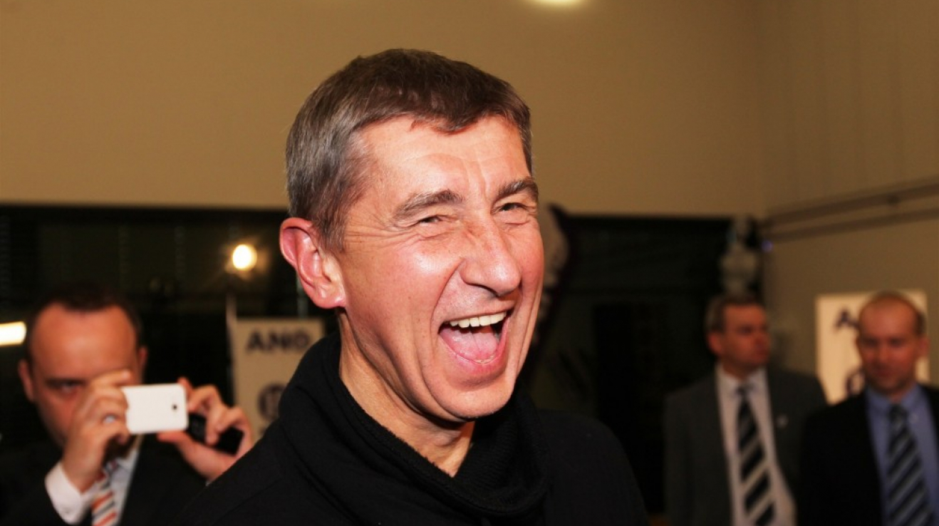 Andrej Babiš se může klidně smát. Jeho vydání do rukou spravedlnosti je vzdálenější než kdy dřív.