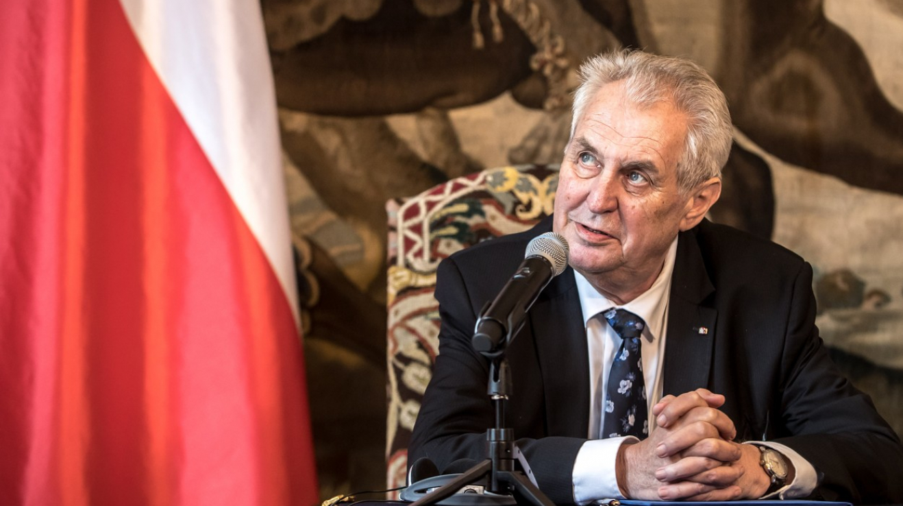 Miloš Zeman už vyhlíží své druhé prezidentské volby. Zatím to vypadá, že funkci bude obhajovat jen proti občanským kandidátům.