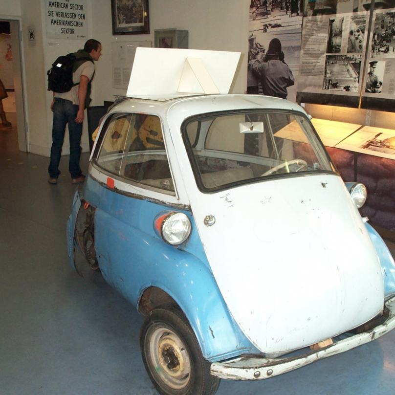 BMW Isetta byla tak malá, že v ní celníci ani nečekali žádnou skrýš