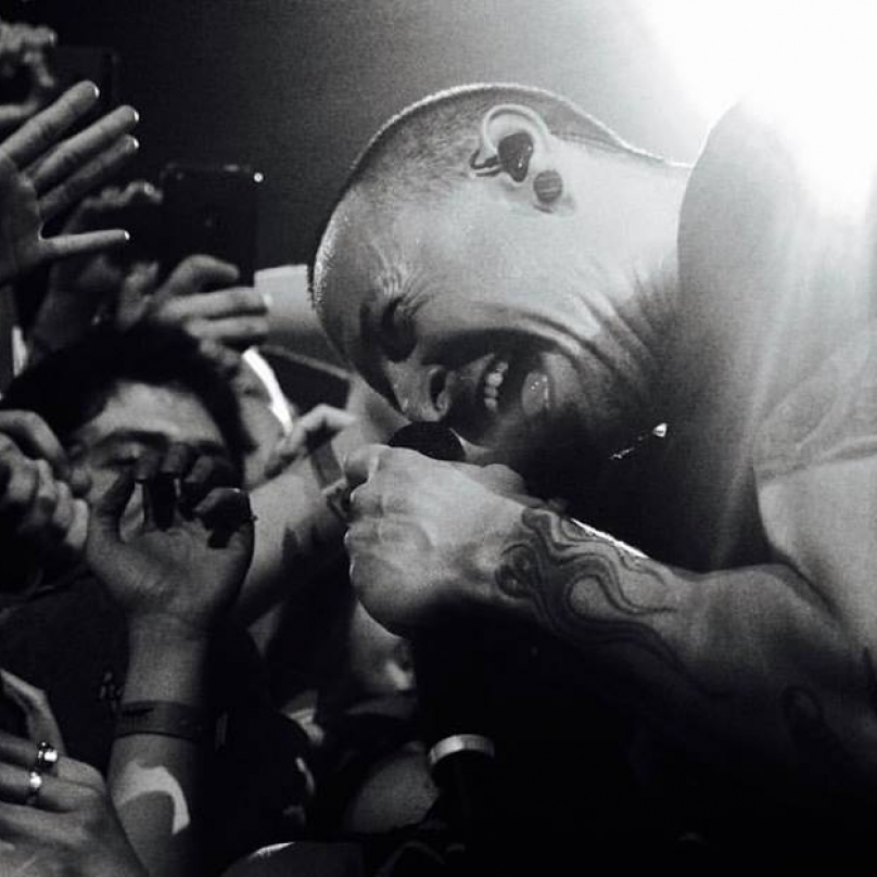 Frontman „linkinů“ Chester Bennington se svými fanoušky