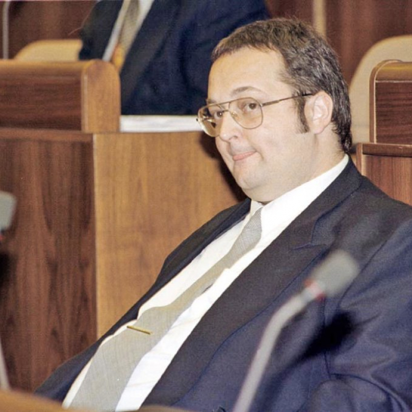 Po revoluci se Svěchota stal šéfem kontrarozvědky a náměstkem šéfa SIS Ivana Lexy (na snímku).