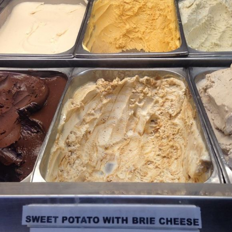 Sladké brambory a plísňový sýr brie. No proč ne.
