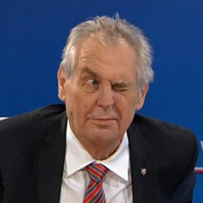 Pan prezident se občas rozdivočí, takže je potřeba ho uklidnit a podrbat na bříšku