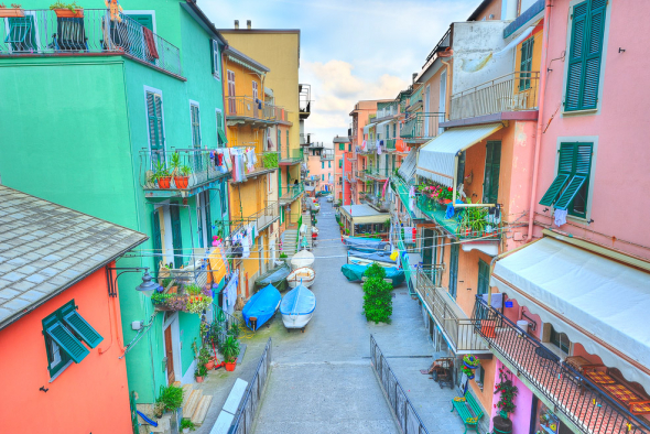 9) Cinque Terre, Itálie