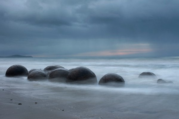 4. Moeraki Boulders, Nový Zéland