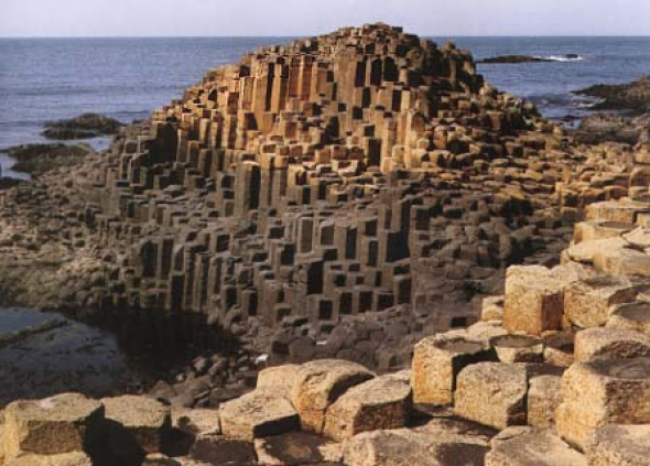 8. Giant&#039;s Causeway, Severní Irsko