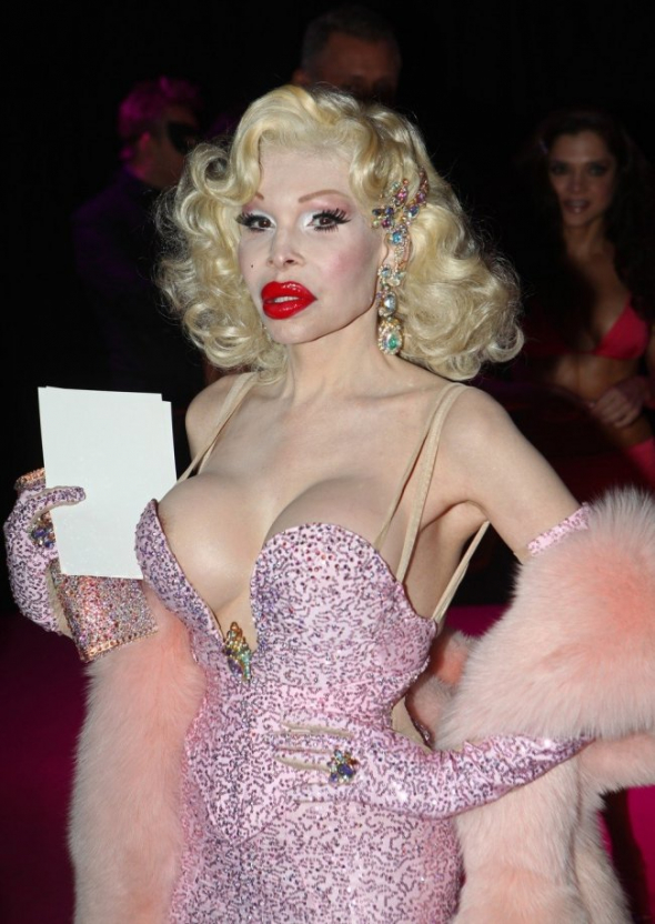 8. Amanda Lepore